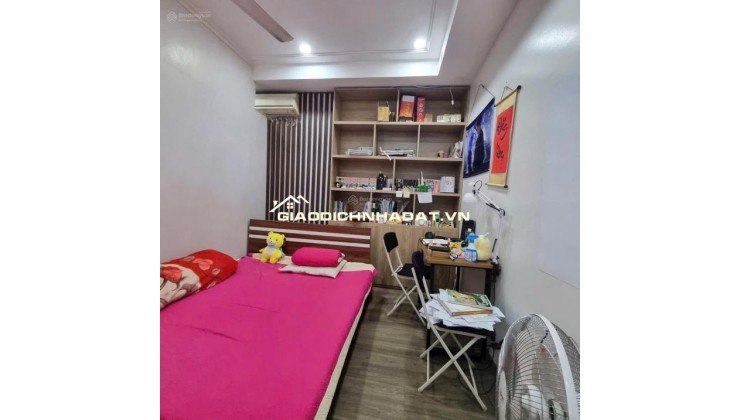 Nhà thiết kế 4 tầng với 3 phòng ngủ, đầy đủ công năng sử dụng cho một đại gia đình.
